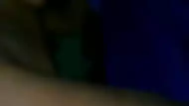 Desi chick takes sex sari off and demonstrates her XXX body parts