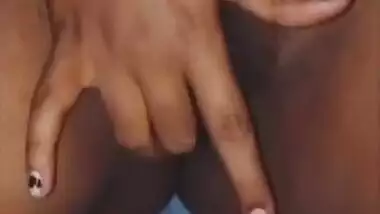 Girl Fingering Pussy කිම්බ අතුල්ල ගත්තා - Sri Lankan