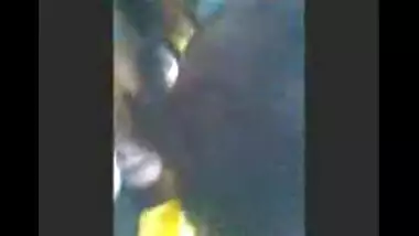 Fsiblog – Paki college girl with her lover in car MMS