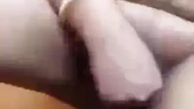 Desi hot wife show her pussy & fingering