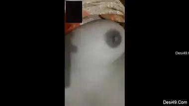 Viewers need Desi woman to air XXX boobs in close-up porn video