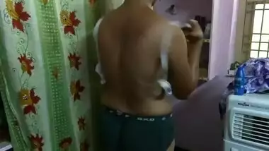 Juicy South Indian Bhabhi Naked on hotcamgirls . in