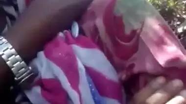 Teen Couple Outdoor Fun GF Giving Her Boobs to BF