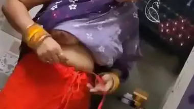Desi mom dress change boobs show to horny son