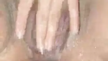 Rukhsana pissing