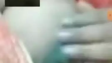 Horny porn creeper calls a Desi woman and jerks off talking with her