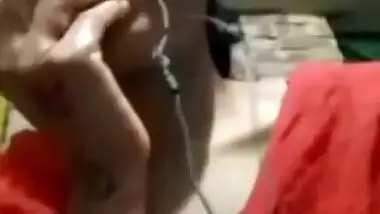 Bangladeshi shy wife showing pussy on video call