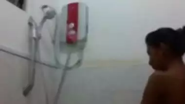 Desi girl Selfie took while taking bath