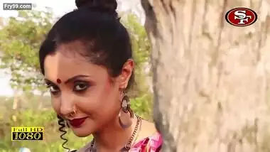 Seductive Sayani is here