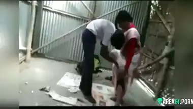 Caught on spy cam nephew fuck own aunty in abandoned house, Desi XXX mms