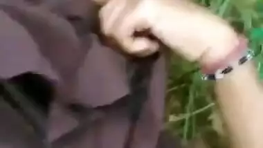 Sexy Indian Girl Boobs Pressing and pussy Fingering