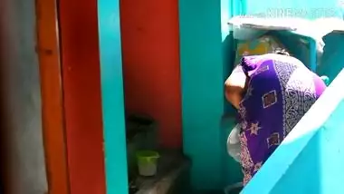 Big boobs neighbour aunty showing cleavages