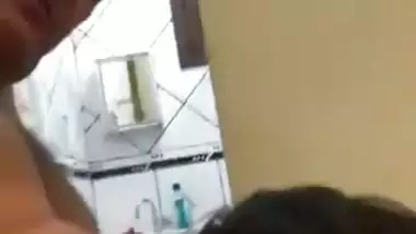 Delhi babe enjoys her sugar daddy’s dick in the Indian xxx