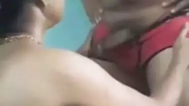 Desi babe sucking cock of her uncle MMS clip