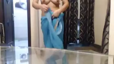 Indian couple blowjob in cam show