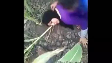 Hindisex video of a large ass bhabhi enjoying outdoor sex with her lovers