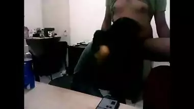 A tech guy bangs his Kerala girl in his shop