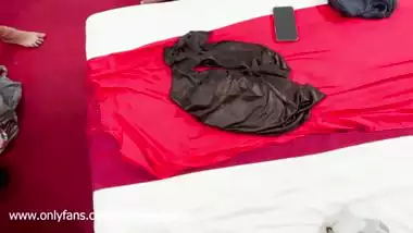 Desi girl giving a blowjob to sri lankan boy