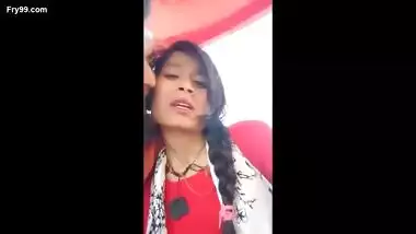 Desi Lovers Outdoor Foreplay