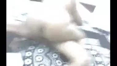 Delhi wife fucking in missionary position by young guy