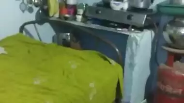 Telugu aunty Reshma strip saree