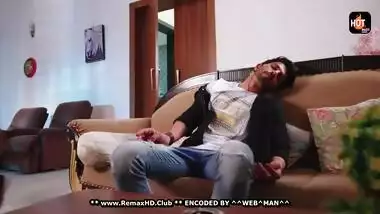 Hot bhabi neta ji ke ghar main