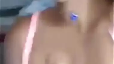 Sexy chubby Tamil girl boob press and topless show