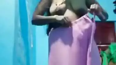 Desi village bhabi open her sharee! Indian XXX Sex