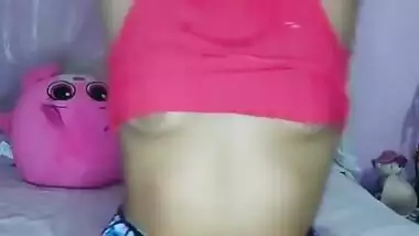 SEXY BABE SHOWING HER BOOBS MUST WATCH