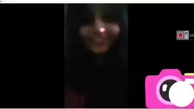 Desi Cute Sexy Girl Showing Her Boobs Part 1