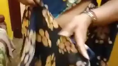Tamil big boobs aunty change