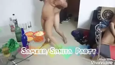 Pados ki aunties ne pati swap karke group chudai ki