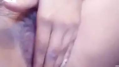 Horny desi girl showing boobs pussy and fingering
