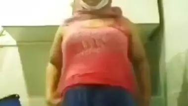 Pk hijabi aunty