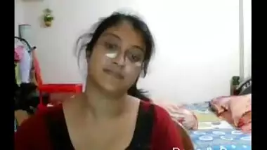 Sexy figure young bhabhi exposing her asset