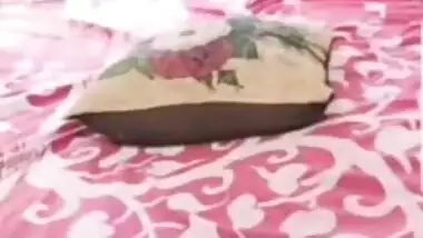 Desi aunty fingering pussy app video live