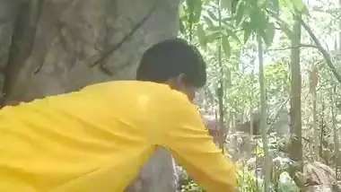 The guy enjoys desi outdoor sex with a married lady