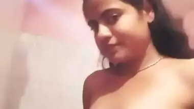 Desi girl bathroom show