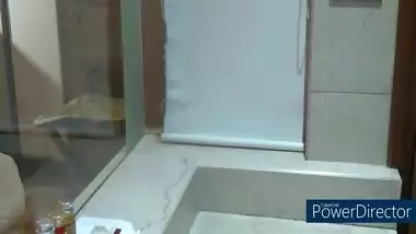 Gorgeous Girl - A Licking By Her Boyfrien In A Hotel Room. She Squirts As Fountain