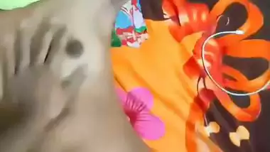 UP Muslim girl’s first desi sex MMS with her cousin