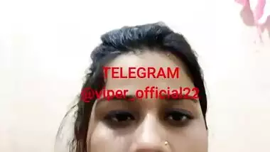 Two Beautiful Indian Sisters peeing together..5min6sec Video