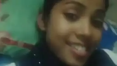 Cute Desi Girl Showing Boobs