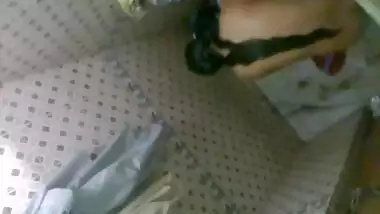 Sexy Tamil Girl Singing While Bathing