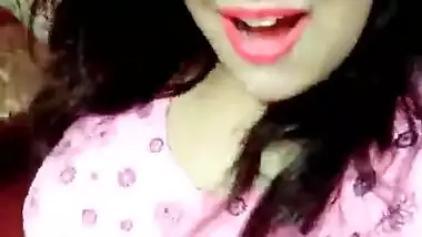 Chubby girl big tit and navel