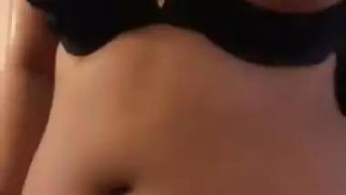 Sexy Punjabi Girl Shows Boobs
