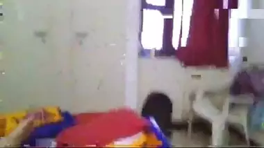 Sexy bhabhi’s hot threesome video clip