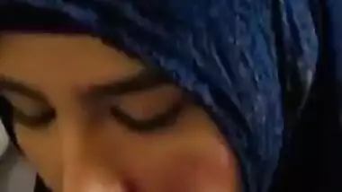 Indian Hot Hijabi Girl Blowjob