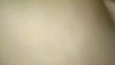 Guy tempts a chubby girl and fucks her in a Bangla sex video