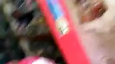 Desi bhabhi mega cleavage show