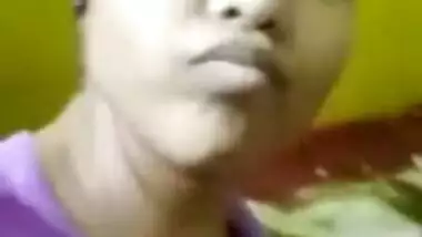 Cute Girl Showing Her Boobs on video Call